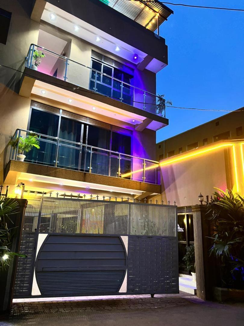 Javelin Hotel , Kampala, Uganda Tula Екстериор снимка